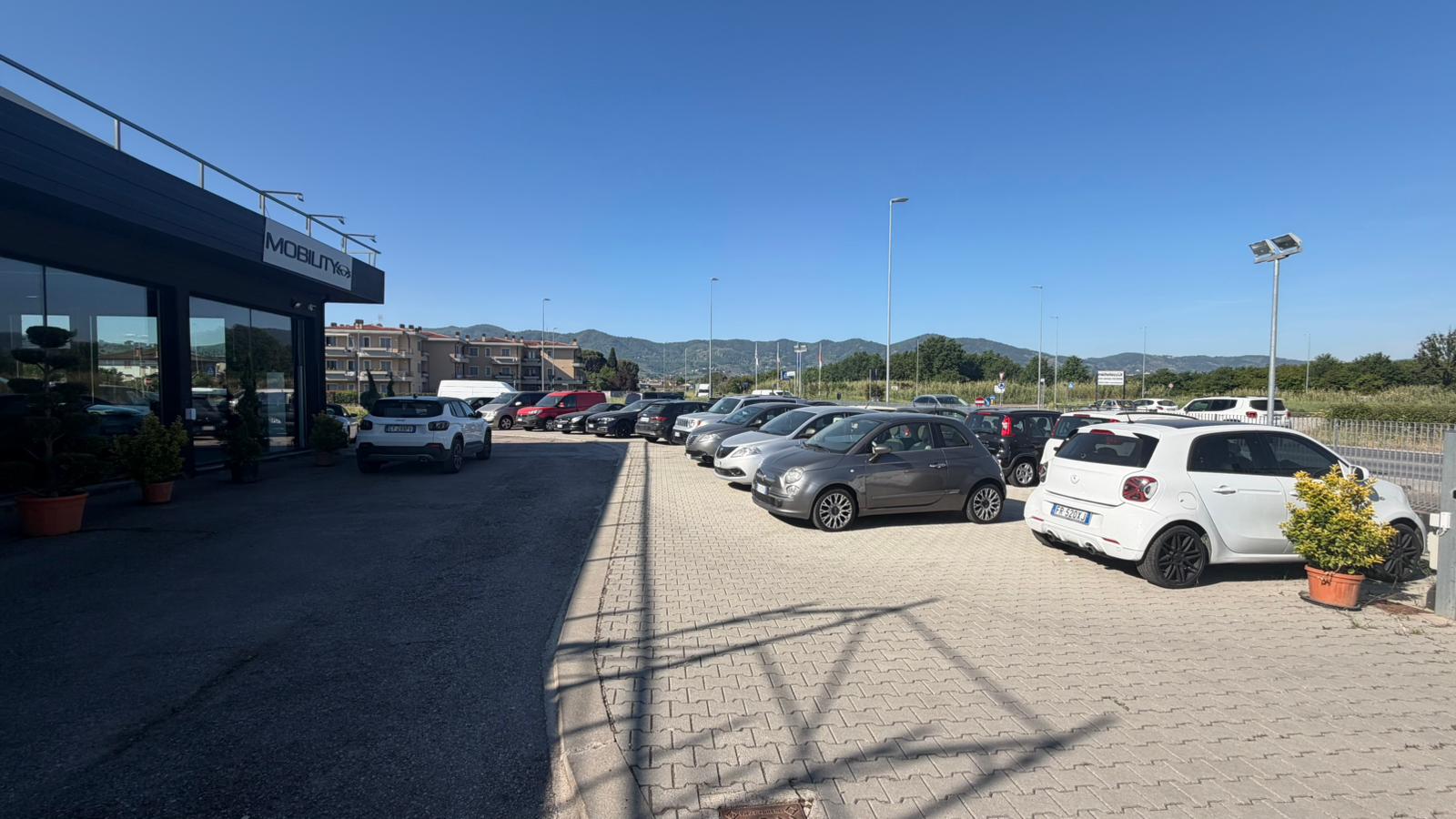 Piazzale auto disponibili